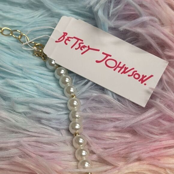 BETSEY JOHNSON pearl charm necklace - Picture 6 of 6